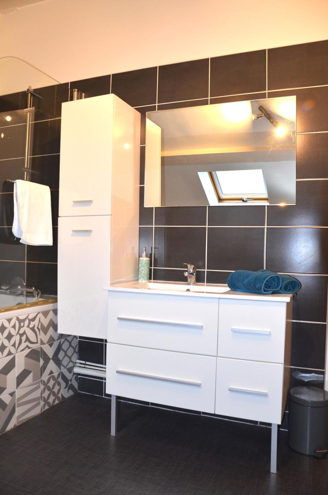 Le Cocon Troyen - 6-8P - 2 Parking Gratuits Apartment ทรัวส์ ภายนอก รูปภาพ